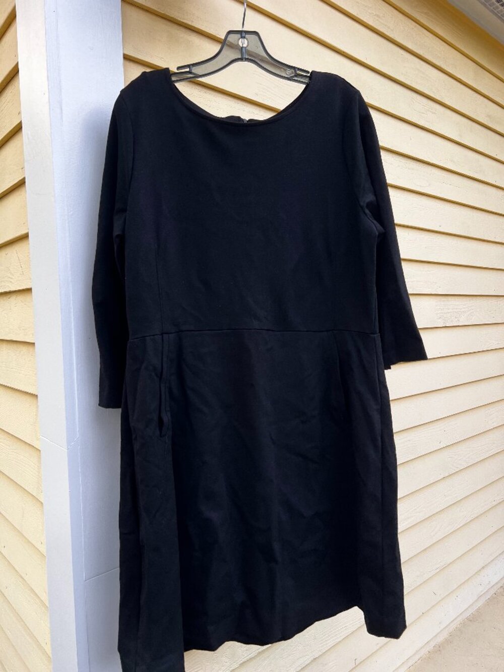 Basic Black Ponte Dress w/pockets! BUFFALO Size Small 3/4 Sleeve NWT